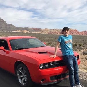 Meet your Posher, Maximo